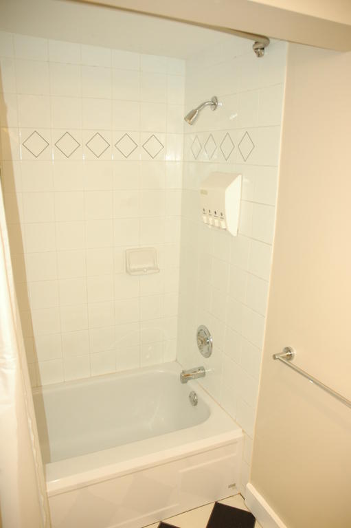 Suite Familiale avec Salle de Bains Privative (Étage Inférieur)