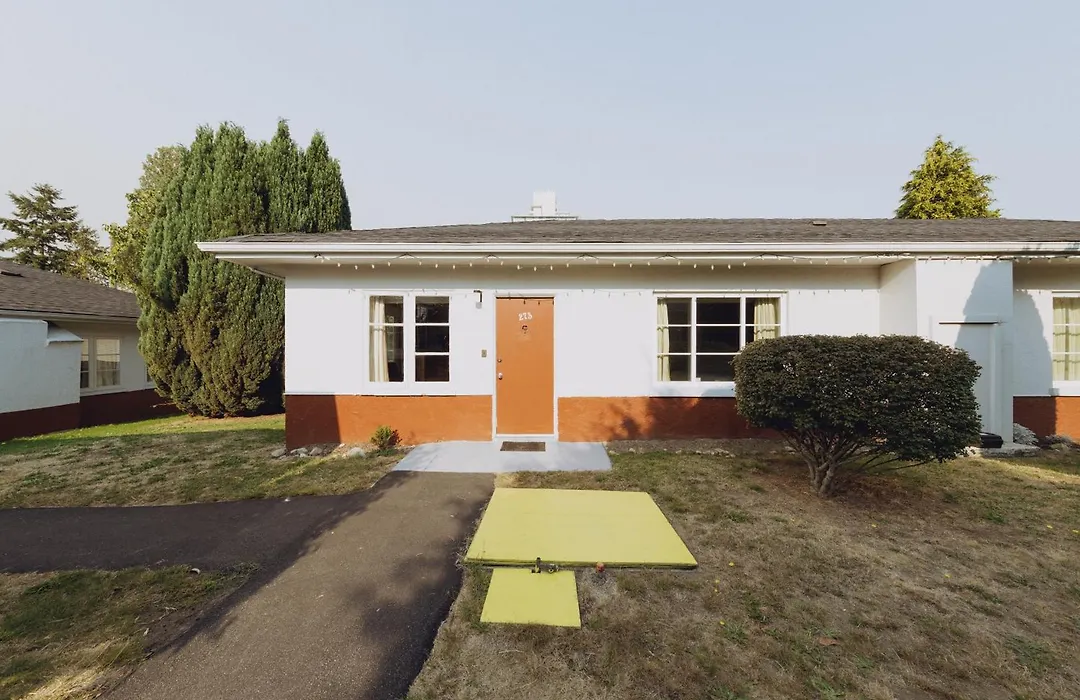 2400 Motel-1