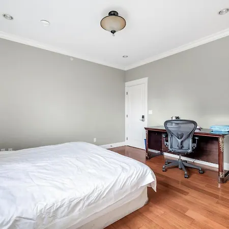 Cheerful 1-Bedroom Suite A In Vancouver-3