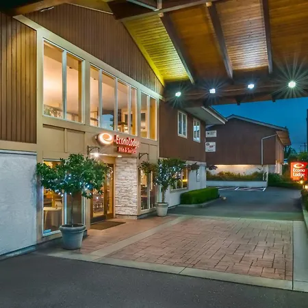 Econo Lodge Inn & Suites-2